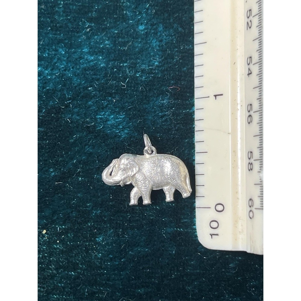 Vintage 925 Sterling Silver Elephant 3D Minimal Charm Pendant - Picture 2 of 3
